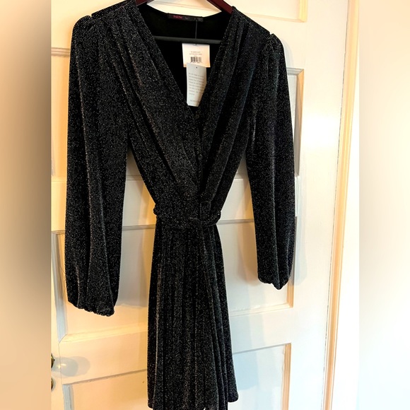 Dresses & Skirts - Women’s Black Sparkle Dress - Size Small